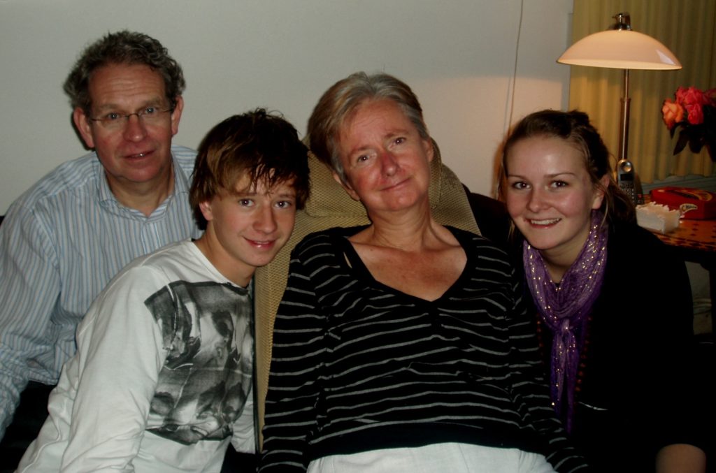 Living with ALS - Jeanet van der Vlist with her family